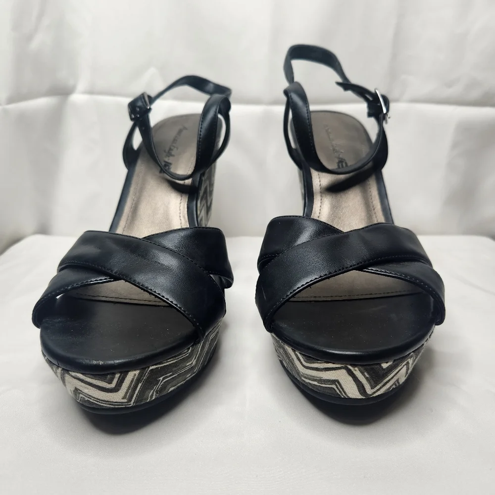 Ametican Eagle Black Strappy Platform Sandals Wuth Buckle Womens Size 11